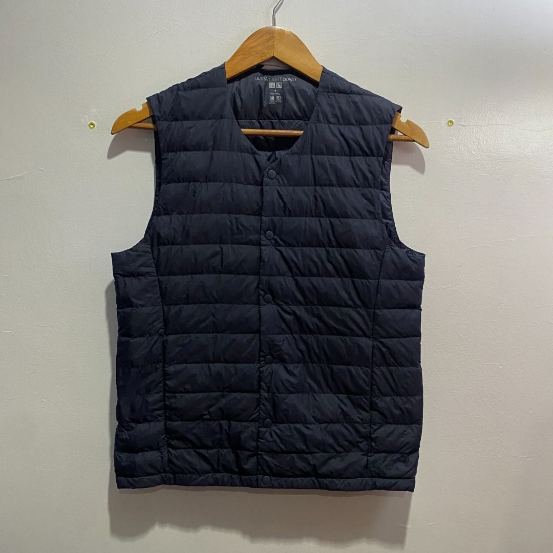 Uniqlo Ultra Light Down Compact Vest S (Category: Coats, Jackets and Outerwear) located in Antipolo. Submitted by bentakahitanoano (Listing ID 1469937701, Image 2). Description: Still in good condition Size S mens Pit to pit 18 Length 23.5.