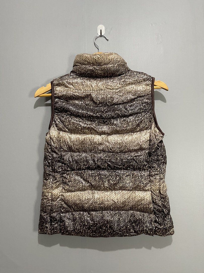 Uniqlo Ultra Light Down Vest (Category: Coats, Jackets and Outerwear) located in Davao. Submitted by yannrussel00 (Listing ID 1469872948, Image 2). Description: 📍𝗟𝗼𝗰𝗮𝘁𝗶𝗼𝗻: 𝗗𝗮𝘃𝗮𝗼 𝗖𝗶𝘁𝘆 📌 𝗜𝘁𝗲𝗺 𝗦𝘁𝗶𝗹𝗹 𝗔𝘃𝗮𝗶𝗹𝗮𝗯𝗹𝗲 𝗥𝗘𝗔𝗗 𝗗𝗘𝗧𝗔𝗜𝗟𝗦 𝗕𝗘𝗟𝗢𝗪 ⬇️ ‼️ Size Small on tag Dimes W17 x L21 Condition 10/10 Like new With pouch No issue ₱1,100 + SF.
