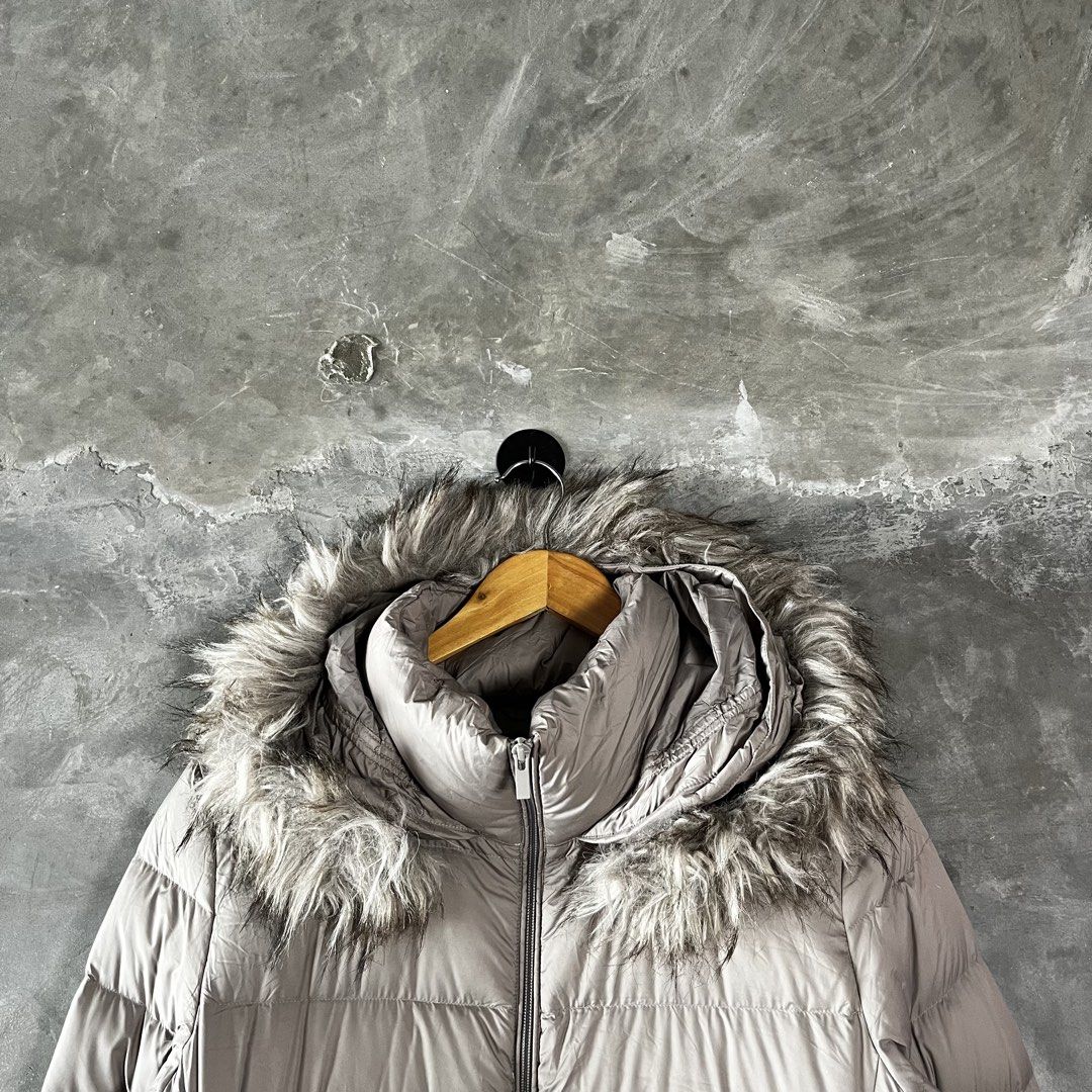 UNIQLO WOMENS ULTRALIGHTDOWN PUFFER (Category: Coats, Jackets and Outerwear) located in Minalin. Submitted by winterjacket.ph (Listing ID 1469820170, Image 3). Description: UNIQLO LIGHTWEIGHT FURR JACKET Width 22 Length 38 XLarge on Tag Good as new 1750 + SF .