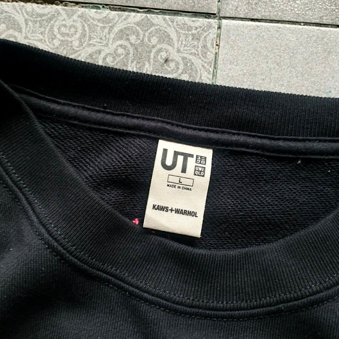 UNIQLO x KAWS (Category: Tshirts & Polo Shirts ) located in Batangas. Submitted by adrianbanawa259 (Listing ID 1469812020, Image 3). Description: Color may vary due to lighting. Length: 28 inches Width: 23 inches no issue.