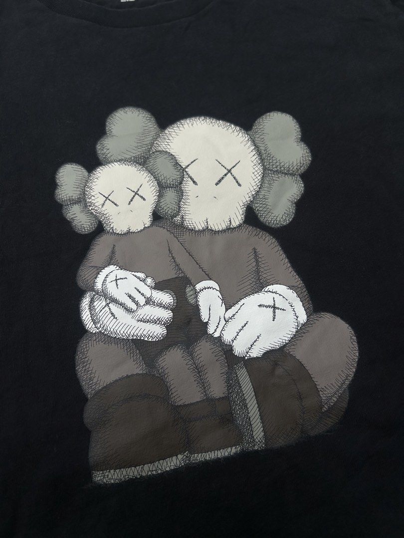 Uniqlo X Kaws Graphic Tee (Category: Tshirts & Polo Shirts ) located in Davao. Submitted by echoloots (Listing ID 1469837094, Image 2). Description: Uniqlo X Kaws Graphic Tee Large on tag Color Rate - 8.5/10 (Normal Signs on Usage) Very Good Condition No Major Issues/Flaws Need Wash Before Wearing 300 + Shipping Fee.