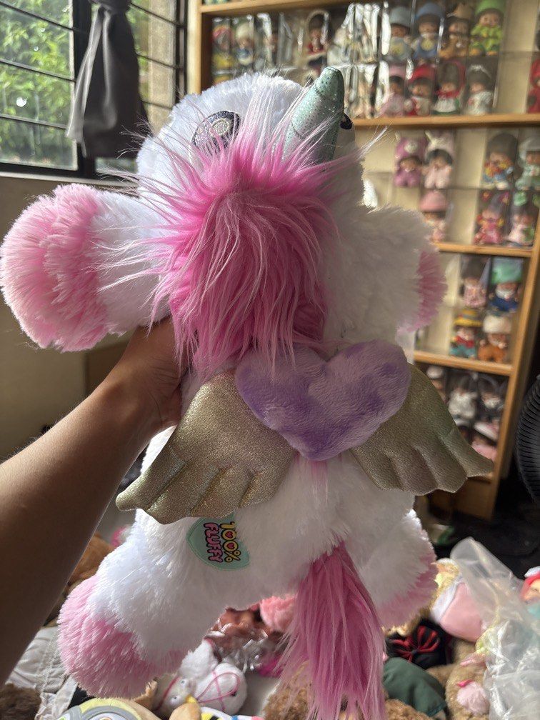 Universal Studios Despicable Me 100% Fluffy Unicorn (Category: Plushies & Soft Toys) located in Caloocan City. Submitted by regginagalang (Listing ID 1469835353, Image 2). Description: Let go collection..