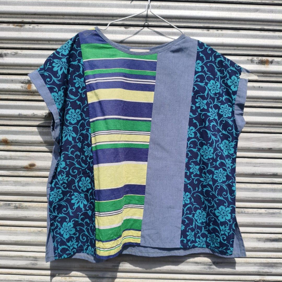 (Upto 4XL) patchwork floral + denim+ stripe combo box top (Category: Blouses) located in Lucena. Submitted by minryism (Listing ID 1469795023, Image 1). Description: patchwork floral + stripe +denim combo printed box top 💃💃 fits 4xl Ladies 💪💪fits large-xl Men (⁠◠⁠ᴥ⁠◕⁠ʋ⁠) onli: 300 Length:24 in Width (pit to pit):25 in Shoulder:18 in Arm opening: 8 super japa style gig i would pair it with a equally baggy hakama pants 🫶🫶🫶🫶 forda best fit p