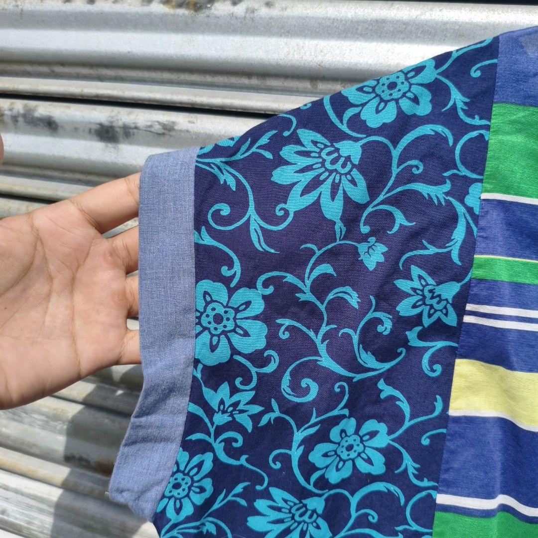 (Upto 4XL) patchwork floral + denim+ stripe combo box top (Category: Blouses) located in Lucena. Submitted by minryism (Listing ID 1469795023, Image 3). Description: patchwork floral + stripe +denim combo printed box top 💃💃 fits 4xl Ladies 💪💪fits large-xl Men (⁠◠⁠ᴥ⁠◕⁠ʋ⁠) onli: 300 Length:24 in Width (pit to pit):25 in Shoulder:18 in Arm opening: 8 super japa style gig i would pair it with a equally baggy hakama pants 🫶🫶🫶🫶 forda best fit p