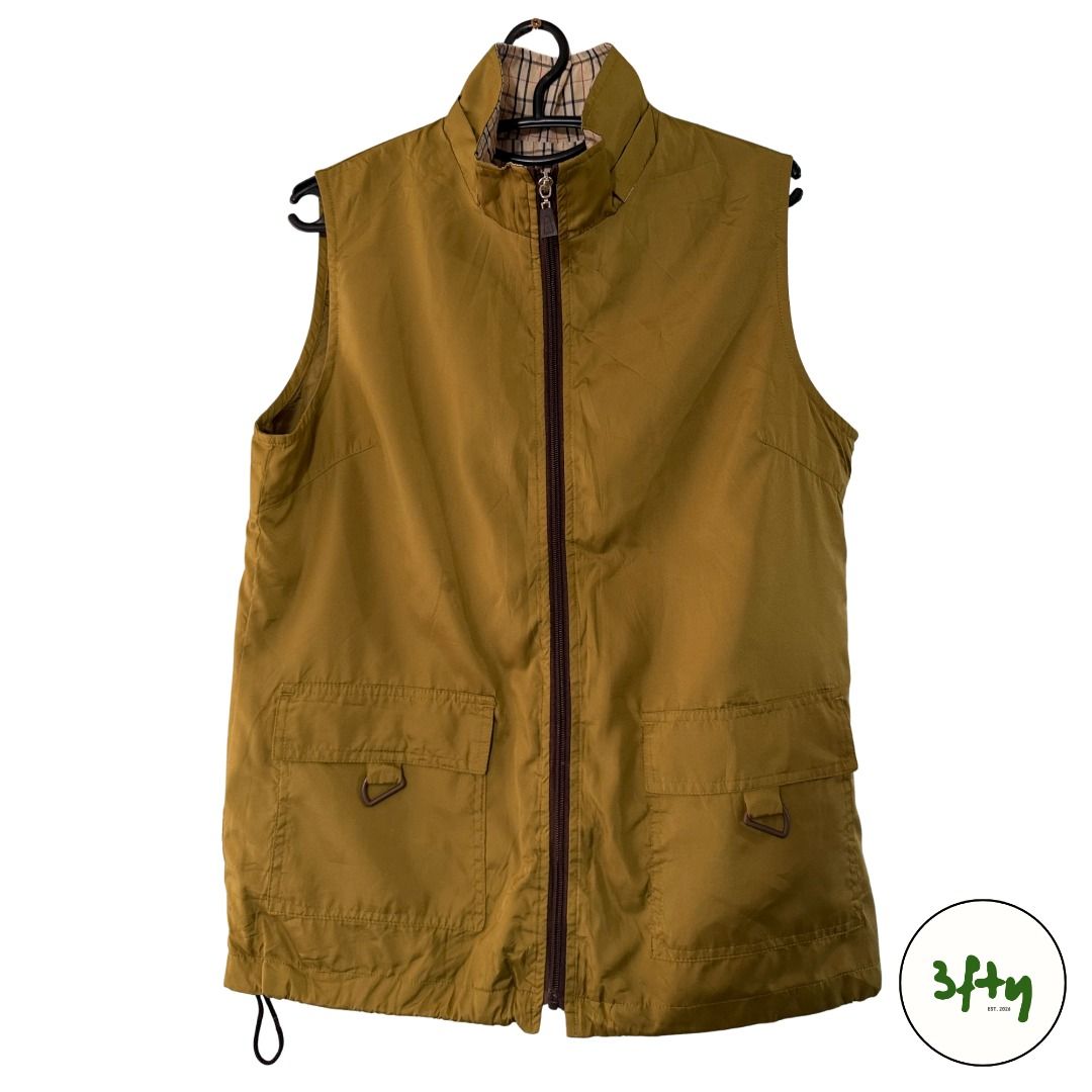 Utility Vest with Plaid Collar (Category: Sleeveless) located in Pantabangan. Submitted by 3ftypieces (Listing ID 1469801223, Image 1). Description: Mode of payment: GCash/Bank Transfer Mode of delivery: J&T Express (shouldered by buyer) Meet ups/drop off within Baguio City proper only. Feel free to dm for inquiries, thank you!!.