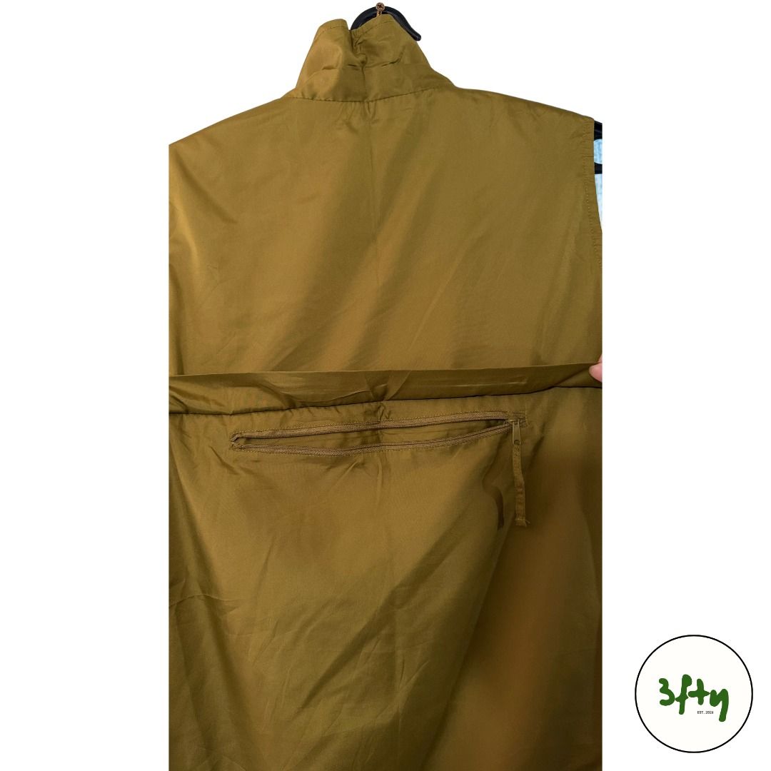 Utility Vest with Plaid Collar (Category: Sleeveless) located in Pantabangan. Submitted by 3ftypieces (Listing ID 1469801223, Image 2). Description: Mode of payment: GCash/Bank Transfer Mode of delivery: J&T Express (shouldered by buyer) Meet ups/drop off within Baguio City proper only. Feel free to dm for inquiries, thank you!!.