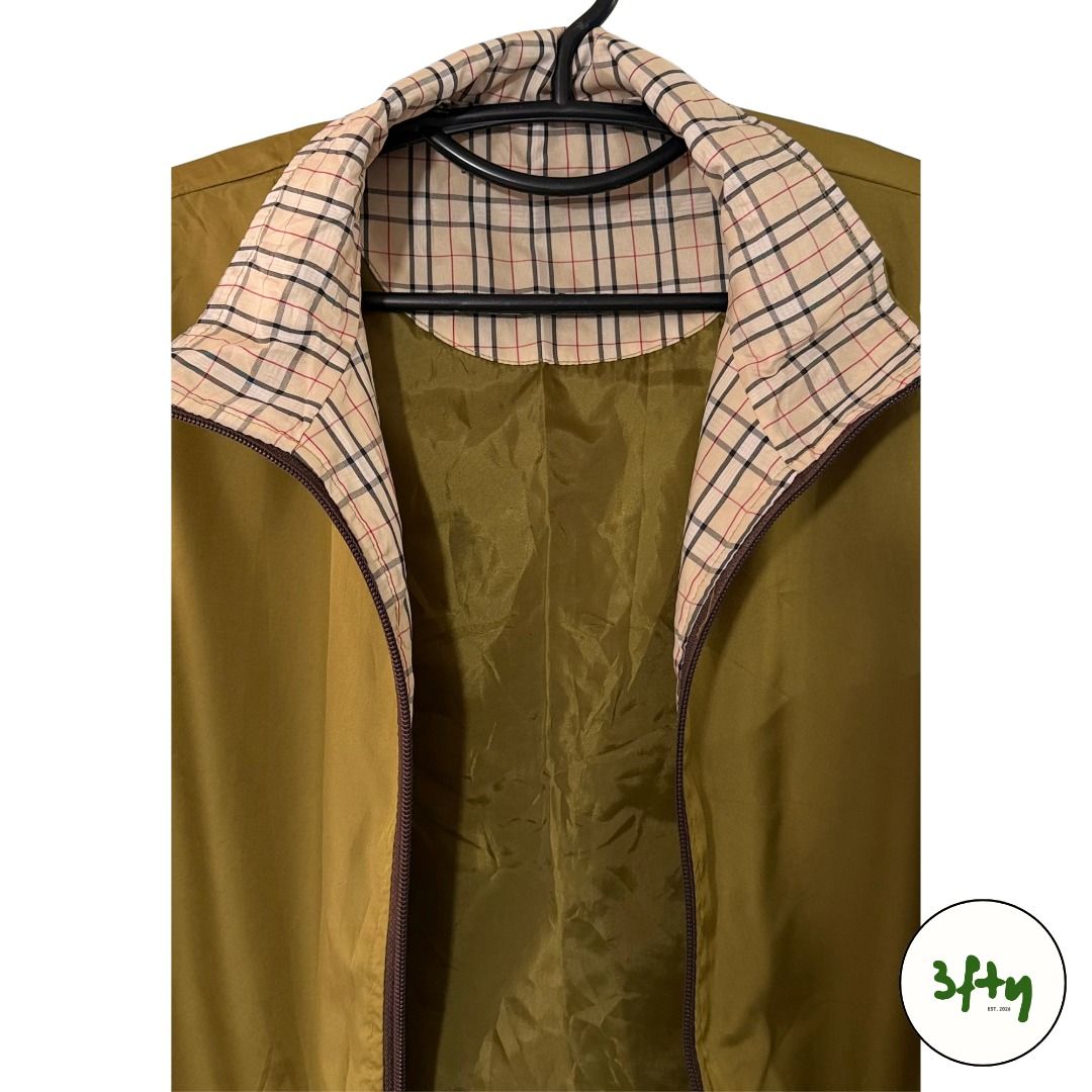 Utility Vest with Plaid Collar (Category: Sleeveless) located in Pantabangan. Submitted by 3ftypieces (Listing ID 1469801223, Image 3). Description: Mode of payment: GCash/Bank Transfer Mode of delivery: J&T Express (shouldered by buyer) Meet ups/drop off within Baguio City proper only. Feel free to dm for inquiries, thank you!!.