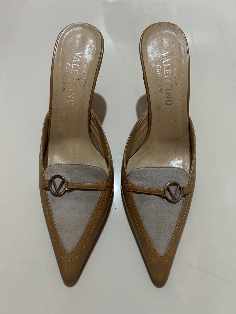 Valentino Garavani Mules IT 39 (Category: Heels) located in Makati City. Submitted by miss.manolos.closet (Listing ID 1469787888, Image 1). Description: .
