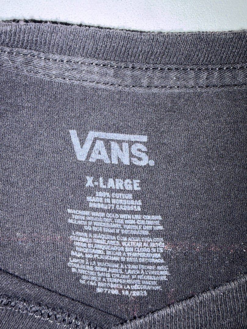VANS (Category: Formal Shirts) located in Kuala Pilah. Submitted by man_bundle_nogori (Listing ID 1469784530, Image 3). Description: PIT 23 LABUH 27 CONDITION TERBAIK 🔥.