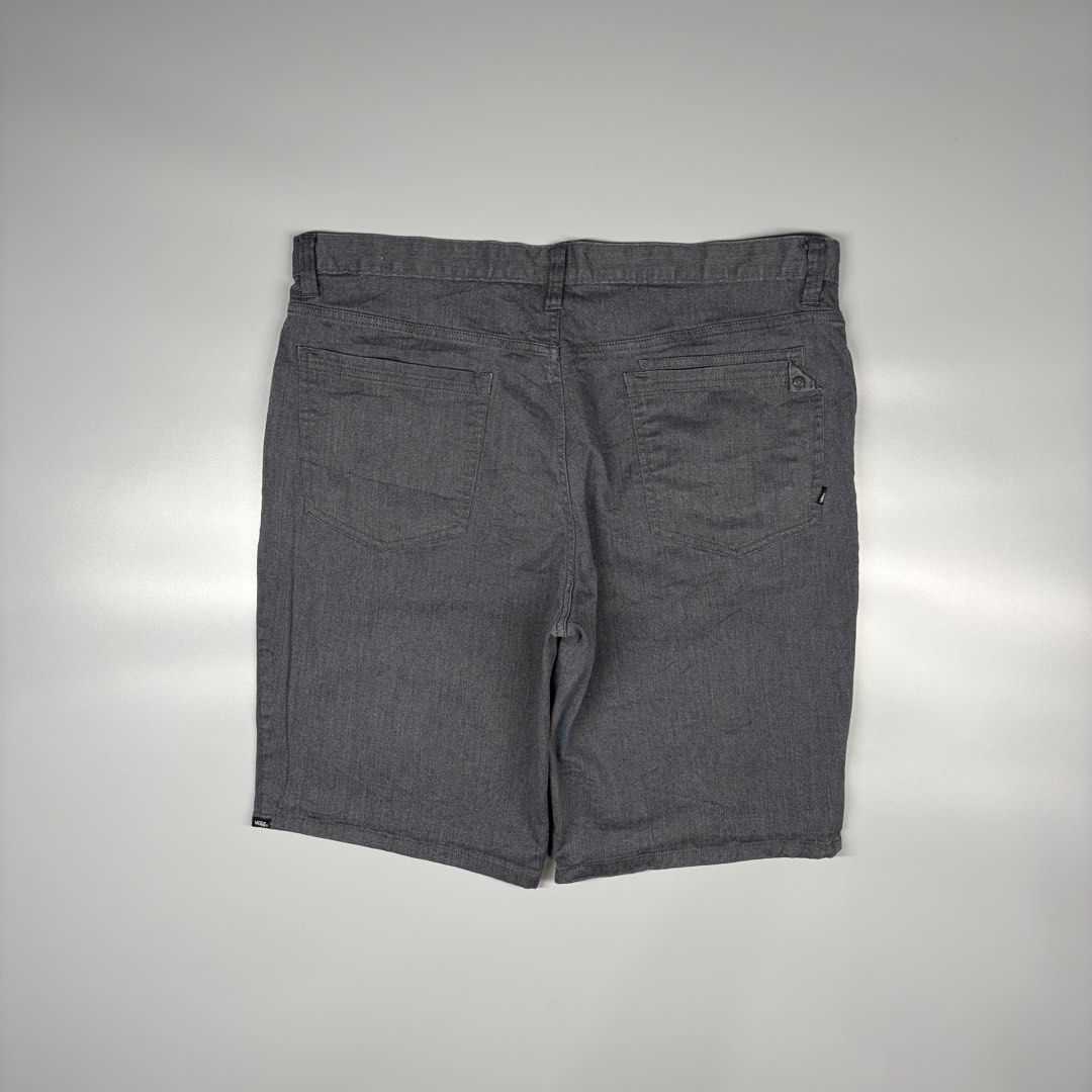 Vans (Category: Activewear) located in Cavite. Submitted by onebeancent (Listing ID 1469934035, Image 3). Description: Size: 38 Waistline Dimension: 20" Length Color: Dark Grey Color Rate: 10/10 Issue: None Condition: Like new‼️ Price: 780php Additional Shipping Fee (J&T Small Pouch) 75php Luzon 100php visayas 120php mindanao.