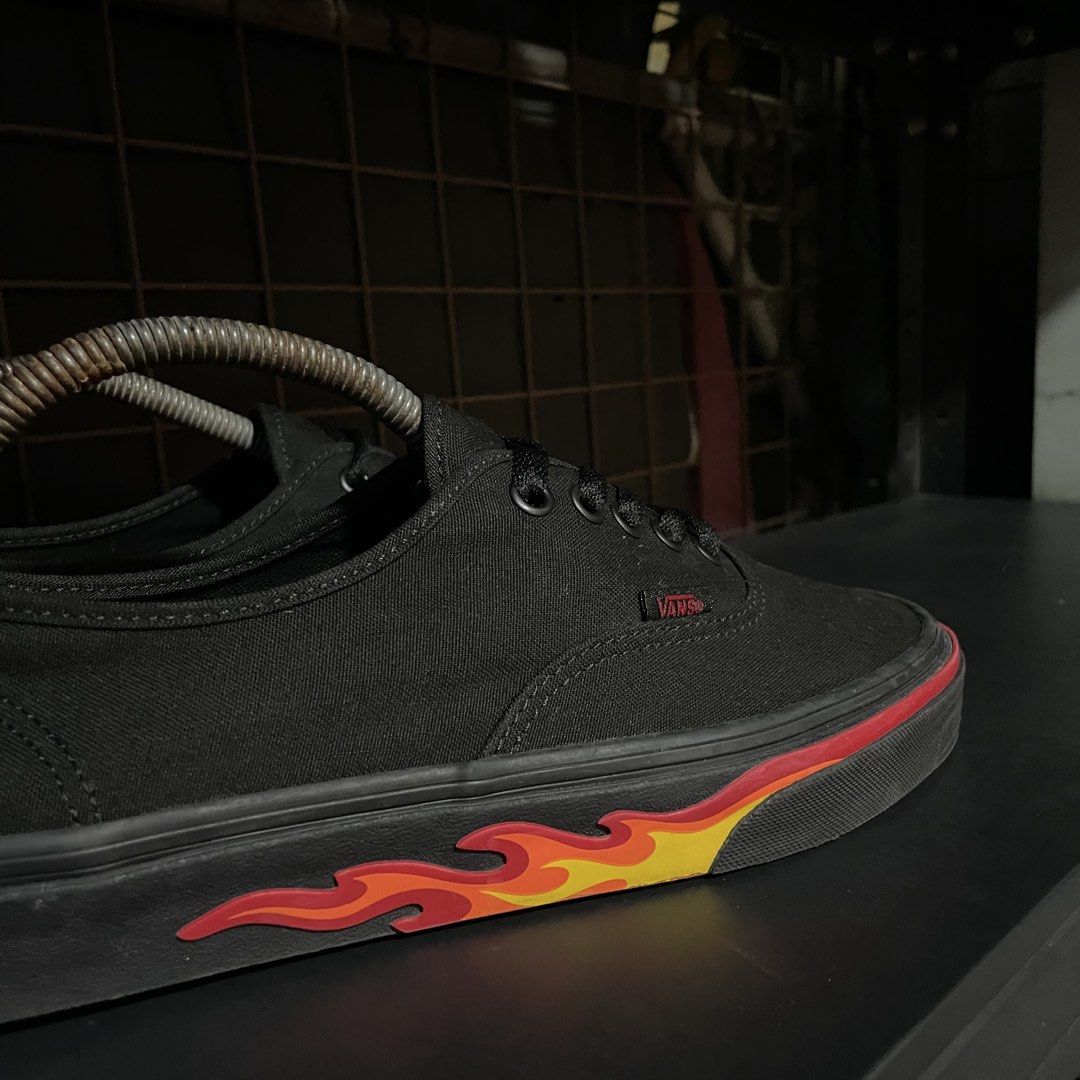 Vans Authentic Flame Black (Category: Sneakers) located in Quezon City. Submitted by rezzle_ (Listing ID 1469879630, Image 3). Description: VANS AUTHENTIC BLACK FLAME SIZE 9 MENS USED NO BOX!.