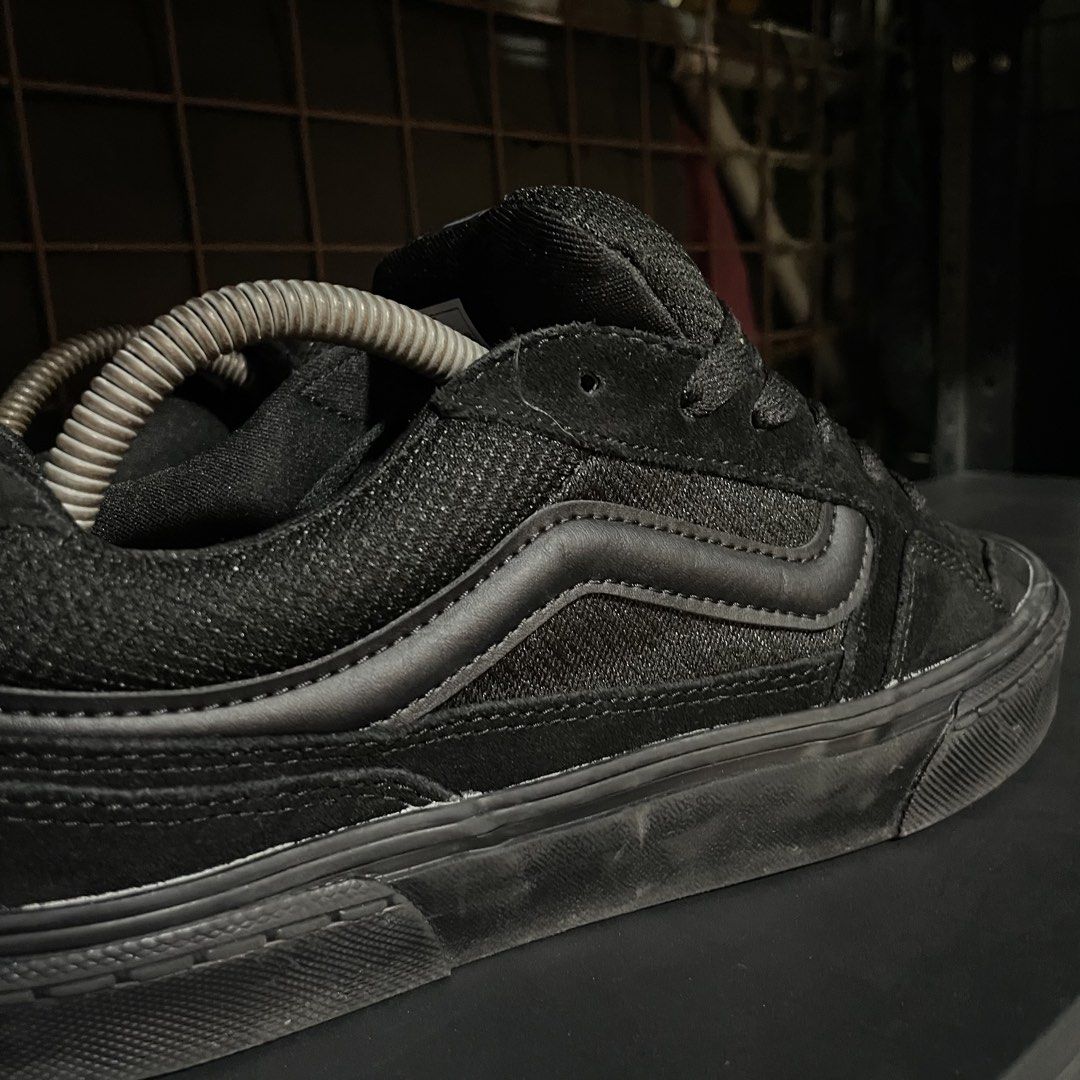 Vans Caldrone All Black (Category: Sneakers) located in Quezon City. Submitted by rezzle_ (Listing ID 1469879252, Image 2). Description: VANS CALDRONE SIZE 9 MENS USED NO BOX!.