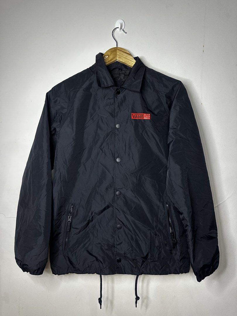 VANS OF THE WALL COACH JACKET (Category: Coats, Jackets and Outerwear) located in Molave. Submitted by thriftmate13 (Listing ID 1469802248, Image 1). Description: .