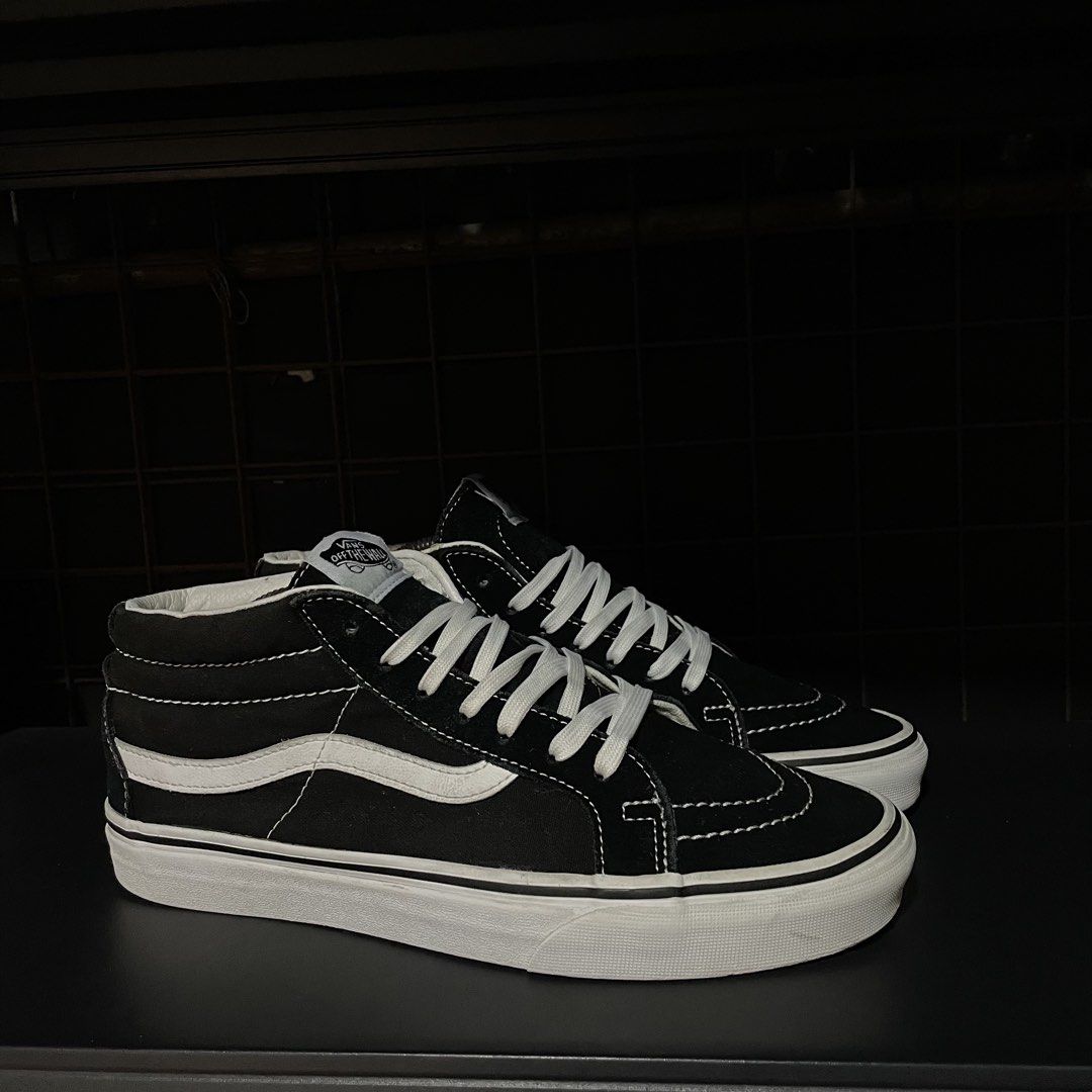Vans Sk8 Mid (Category: Sneakers) located in Quezon City. Submitted by rezzle_ (Listing ID 1469879635, Image 2). Description: VANS SK8 MID SIZE 9.5 MENS USED NO BOX!.