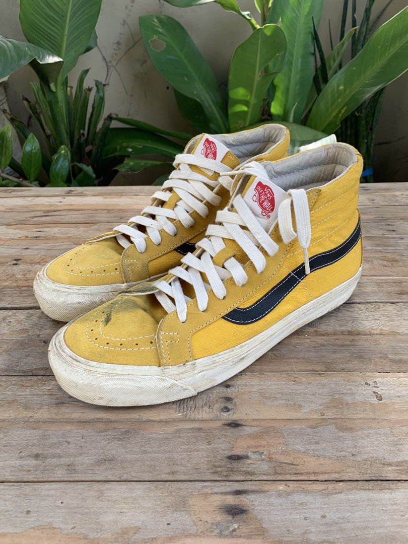 VANS SK8-HI (Category: Sneakers) located in Las Pinas. Submitted by iamlowenz (Listing ID 1469780563, Image 1). Description: Vans Sk8-Hi US9.5 No issues, no sole seps waffle sole a-ok! Bought at Commonwealth PH atound 2024 RFS: Decluttering .