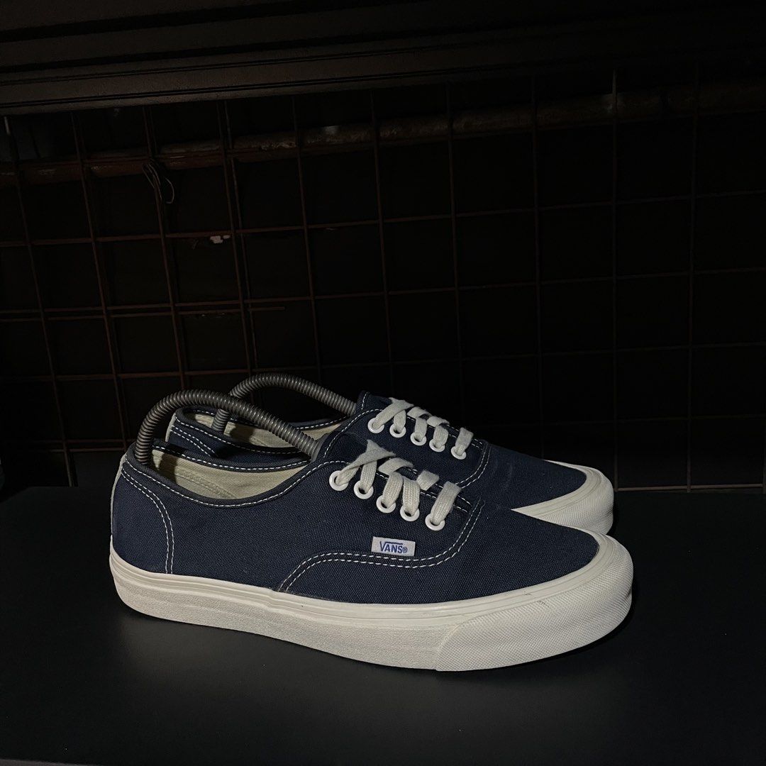 Vans Vault Navy Blue Size 10 US Men (Category: Sneakers) located in Quezon City. Submitted by rezzle_ (Listing ID 1469877544, Image 2). Description: VANS VAULT NAVY BLUE V1 SIZE 10 MENS USED NO BOX!.