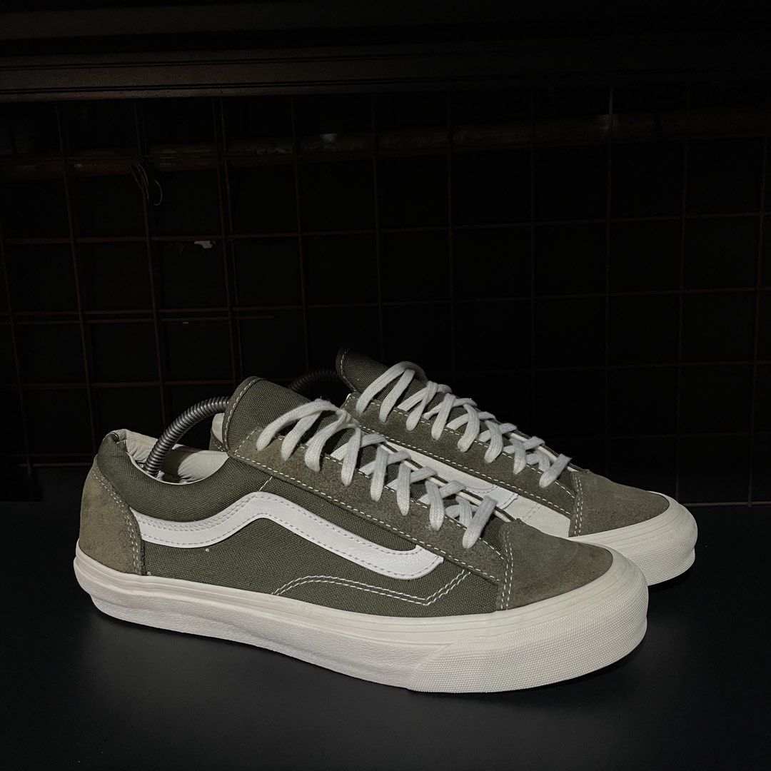 Vans Vault Pilgrim Surf (Category: Sneakers) located in Quezon City. Submitted by rezzle_ (Listing ID 1469877514, Image 2). Description: VANS VAULT PILGRIM SURF SIZE 10 MENS USED NO BOX!.