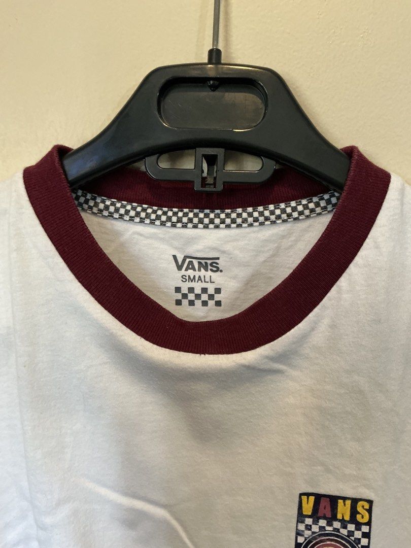 Vans White T-shirt (Category: Babies & Kids Fashion) located in Quezon City. Submitted by shopabilitymnl (Listing ID 1469834533, Image 3). Description: Size: Small - Unisex - No issue.