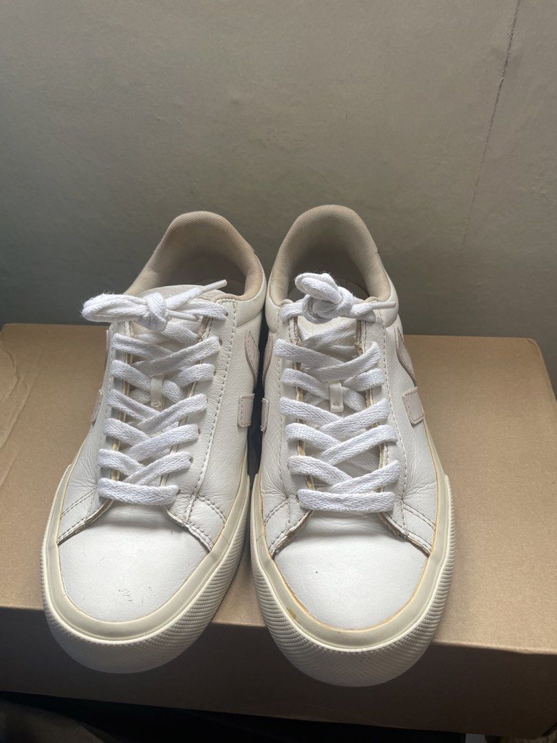 Veja Campos White / Pink US6 (Category: Sneakers) located in Quezon City. Submitted by drake0302 (Listing ID 1469802437, Image 2). Description: For sale: veja campos white pink US6 womens , no box , no issue , authentic.