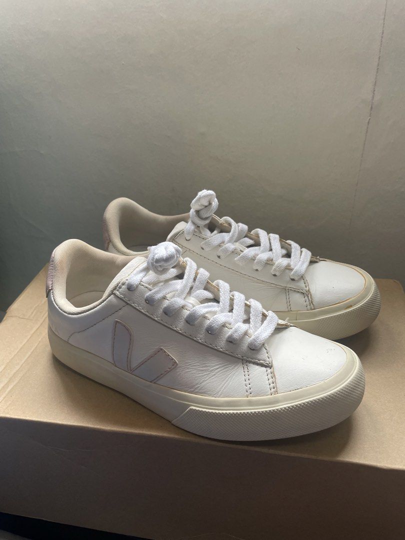Veja Campos White / Pink US6 (Category: Sneakers) located in Quezon City. Submitted by drake0302 (Listing ID 1469802437, Image 3). Description: For sale: veja campos white pink US6 womens , no box , no issue , authentic.