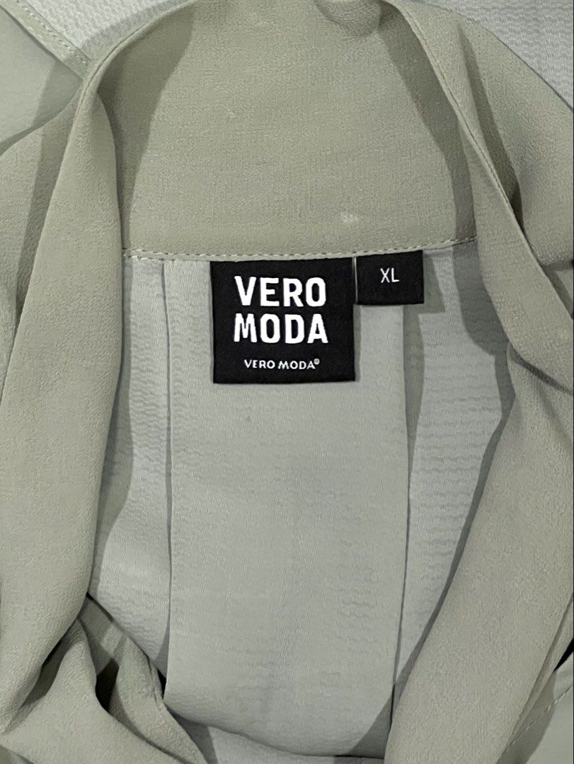 Vero Moda Tate Olive LS Blouse (Category: Blouses) located in Cebu City. Submitted by kei.flmn (Listing ID 1469770653, Image 3). Description: 📌PLEASE READ BEFORE MAKING AN OFFER Excellent Condition (No issues) Size:Fits XL - [x] Flat Lay Measurements (in inches): - [x] Bust: 42 ” - [x] Length Reference: Mannequin Height : 5’4” (First-come, first-served basis) Due to an increased number of joy reservers and fake buyers, offers will only be accept