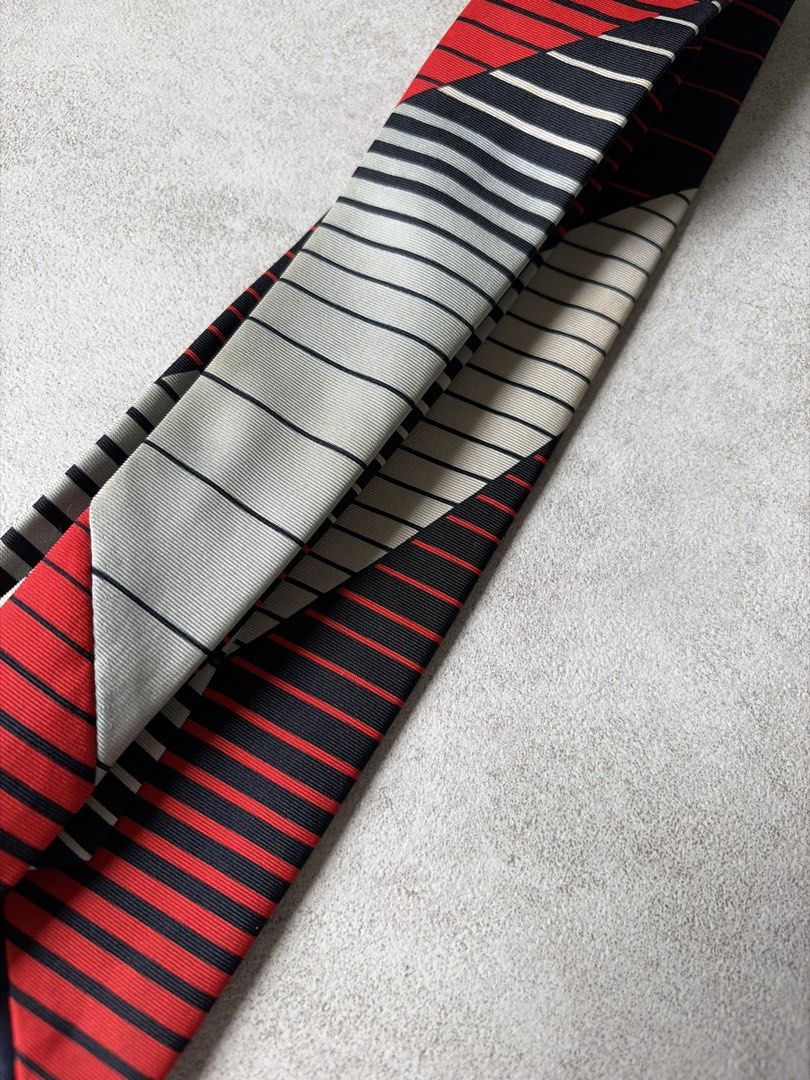Vertical Stripes Necktie (Category: Ties) located in Pasig City. Submitted by chamoisee (Listing ID 1469804984, Image 2). Description: Vertical Stripes Necktie.