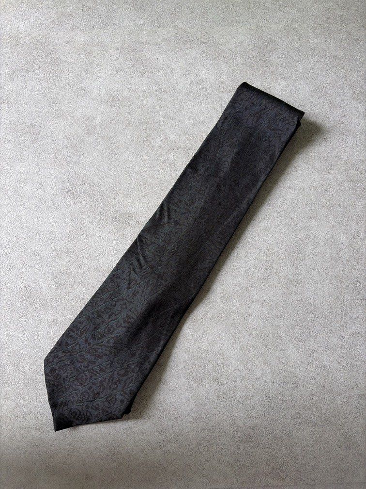 Via Orly Ara Necktie (Category: Ties) located in Pasig City. Submitted by chamoisee (Listing ID 1469786792, Image 1). Description: Via Orly Ara Necktie .