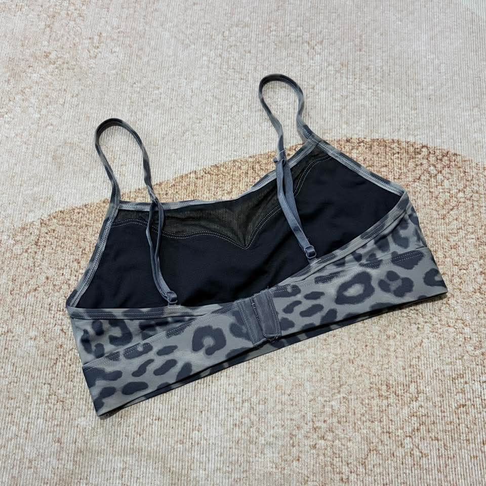 Victoria secret (Category: Activewear) located in Manila. Submitted by justin.jeyeneyshop (Listing ID 1469909071, Image 2). Description: .
