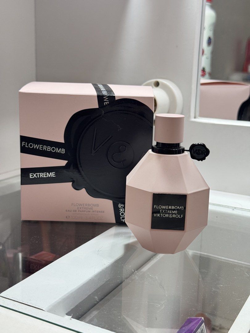 Viktor & Rolf Flowerbomb Extreme Eau de Parfum Intense 100ml (Category: Fragrance & Deodorants) located in Manila. Submitted by zlazuli (Listing ID 1469934038, Image 1). Description: Viktor & Rolf Flowerbomb Extreme Eau de Parfum Intense. Full 100ml size bottle. Original box included behind the bottle. Rich floral fragrance. Stored properly on vanity. One spray missing Lalamove/JnT.