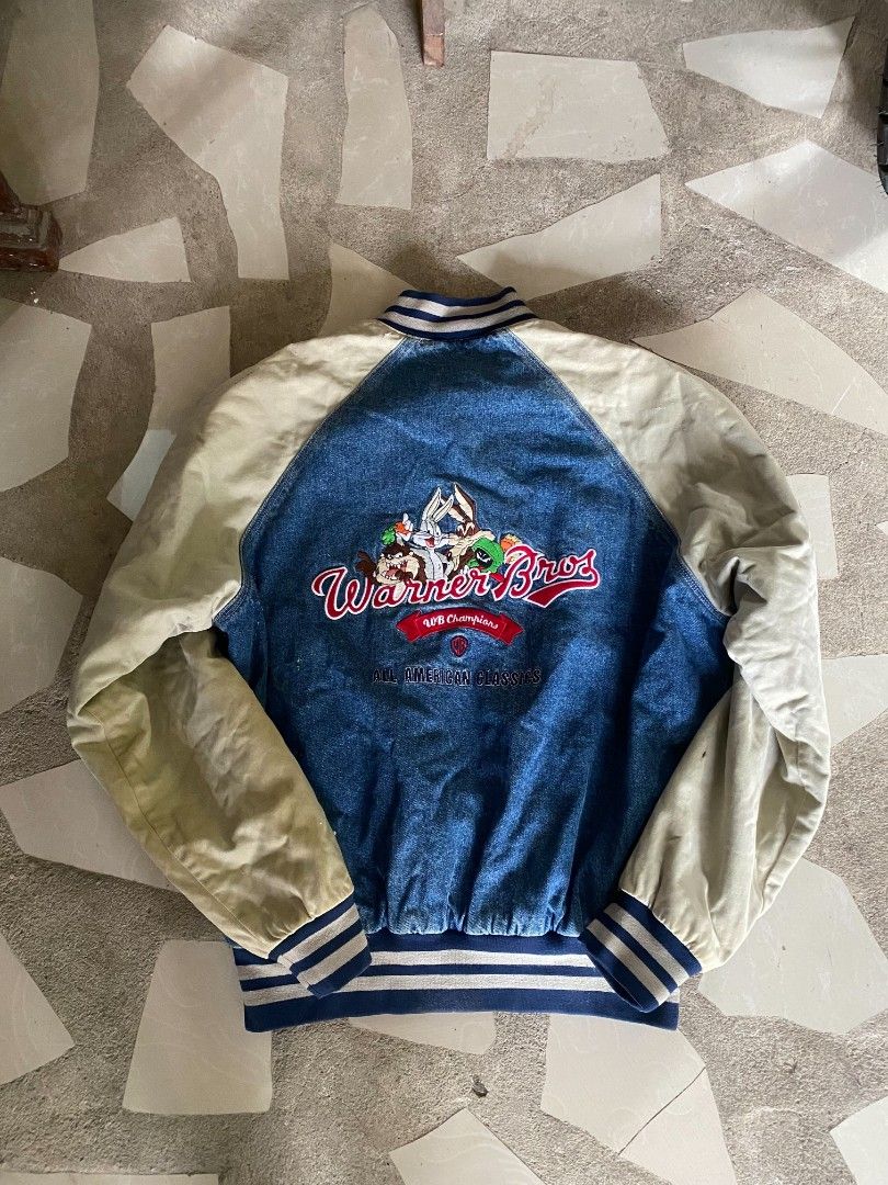 Vintage 2000s warner bros. Studio Looney tunes varsity jacket (Category: Coats, Jackets and Outerwear) located in Borongan. Submitted by thrift-real2.0 (Listing ID 1469814678, Image 2). Description: vintage 2000s warner bros. studio Looney tunes varsity jacket good condition 25x27 color rate:9.5/10 issue: nasa pic then need wash only 1200 plus sf.