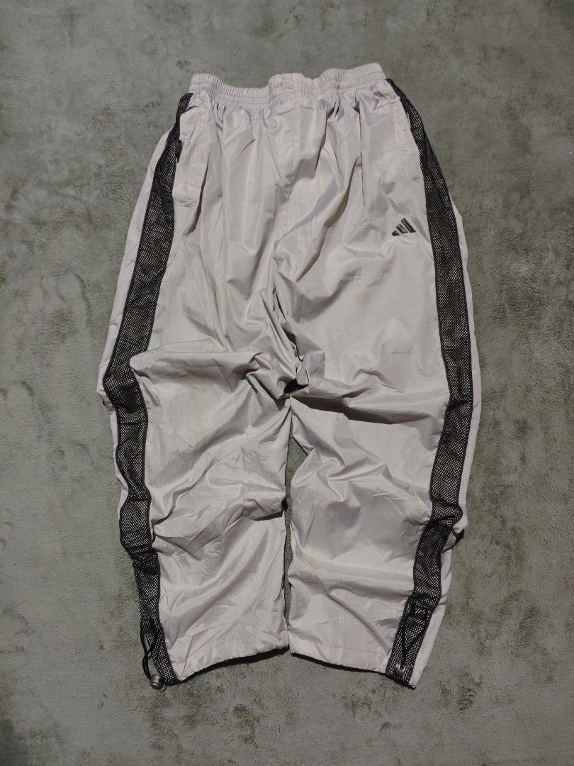 Vintage Adidas Trackpants (Category: Joggers) located in Dagupan City. Submitted by johnny.flips (Listing ID 1469891880, Image 2). Description: 26-38W 41.5L check pics for issue needs wash.