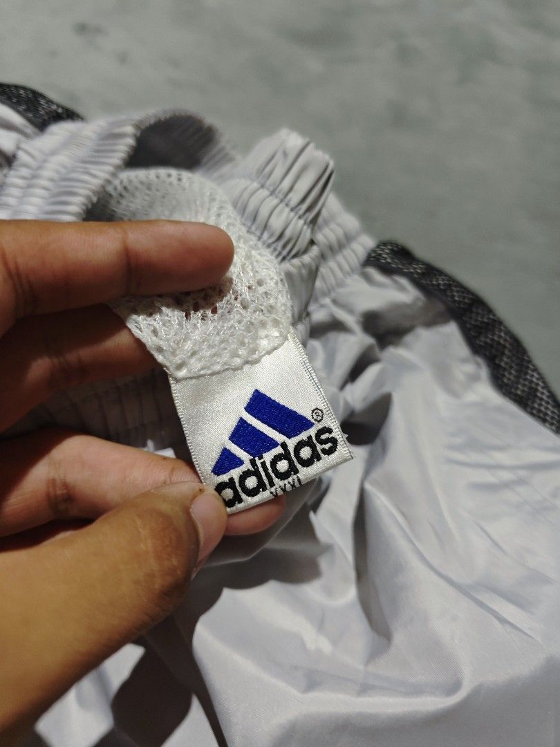 Vintage Adidas Trackpants (Category: Joggers) located in Dagupan City. Submitted by johnny.flips (Listing ID 1469891880, Image 3). Description: 26-38W 41.5L check pics for issue needs wash.