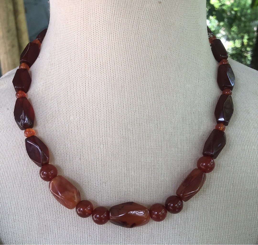 Vintage carnelian (Category: Necklaces) located in Manila. Submitted by anneverz (Listing ID 1469878036, Image 3). Description: Vintage Real carnelian Necklace .