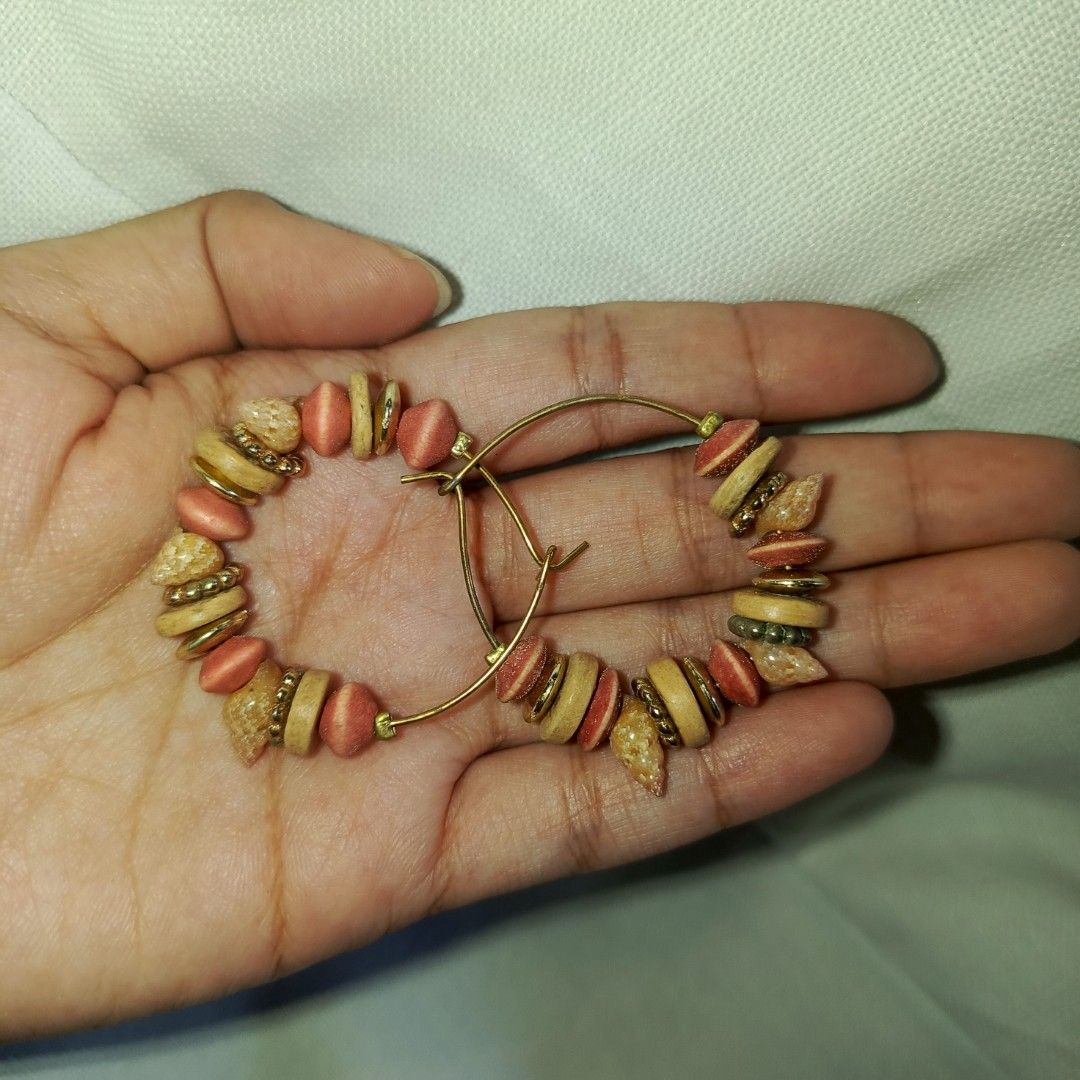 Vintage Earrings (Category: Earrings) located in Bulacan. Submitted by snumxxx (Listing ID 1469804917, Image 3). Description: - Classic vintage design that complements any outfit - Elegant teardrop faux pearls dangling from gold-tone posts - Lightweight and super comfortable for all-day wear - Secure butterfly backs included - Brand new and ready to ship.