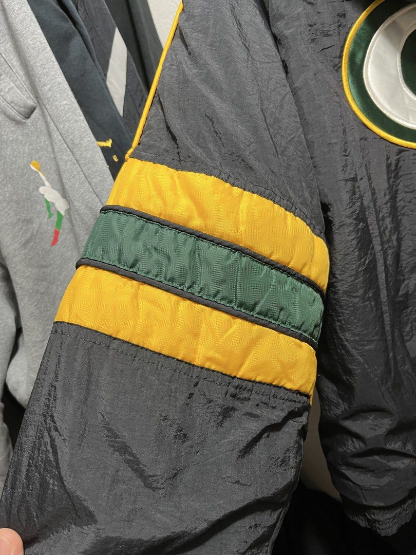 Vintage Gpackers Hoodie (Category: Hoodies) located in Bulacan. Submitted by orlyvalle010488 (Listing ID 1469937450, Image 3). Description: .