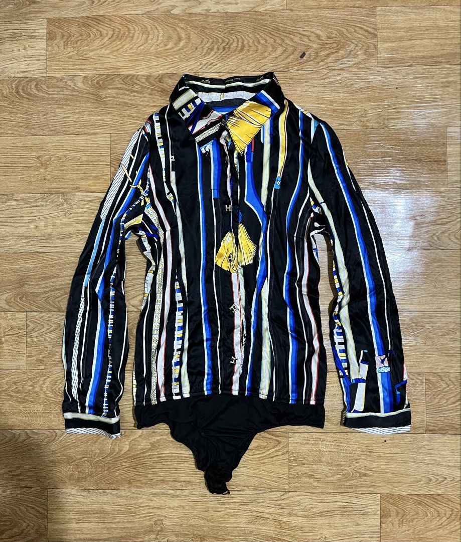 vintage Hermès Silk Bodysuit (Category: Luxury Apparel) located in Zamboanga. Submitted by alterramz08 (Listing ID 1469925170, Image 2). Description: vintage Hermès Silk Bodysuit Size large Width 18 Length 23-25 Verygood Condition Issue nasa last picture Price : 1,500 Pesos !!.