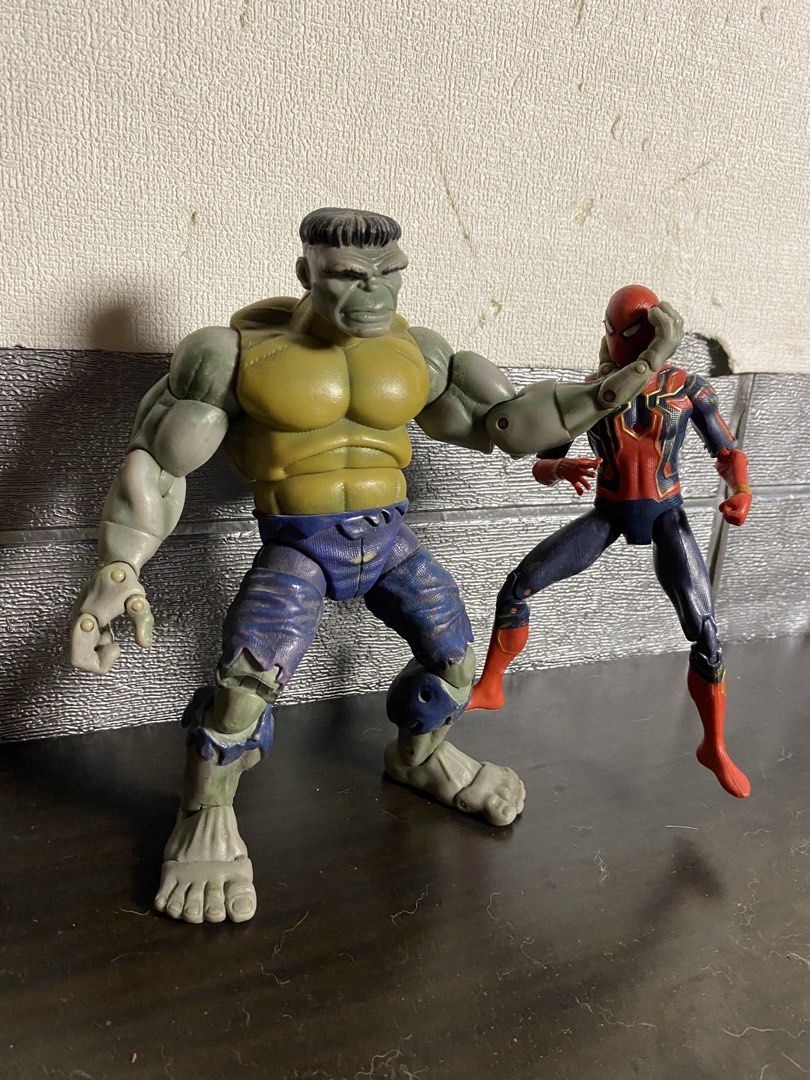 Vintage Hulk & Spiderman Action Figure (Category: Action & Battle Toys) located in Manila. Submitted by alsytan (Listing ID 1469907311, Image 2). Description: aspack declutteri g.