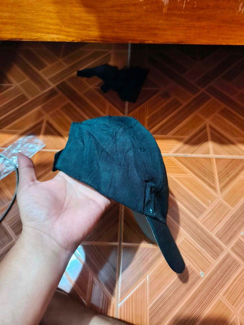 Vintage Nike Team × MLB Boston Red Sox Cap (Category: Caps & Hats) located in Alaminos. Submitted by thriftings625 (Listing ID 1469938420, Image 2). Description: No issues, Need clean lang Washable po 'yan Color rate: 9/10 Color may vary due to lighting.
