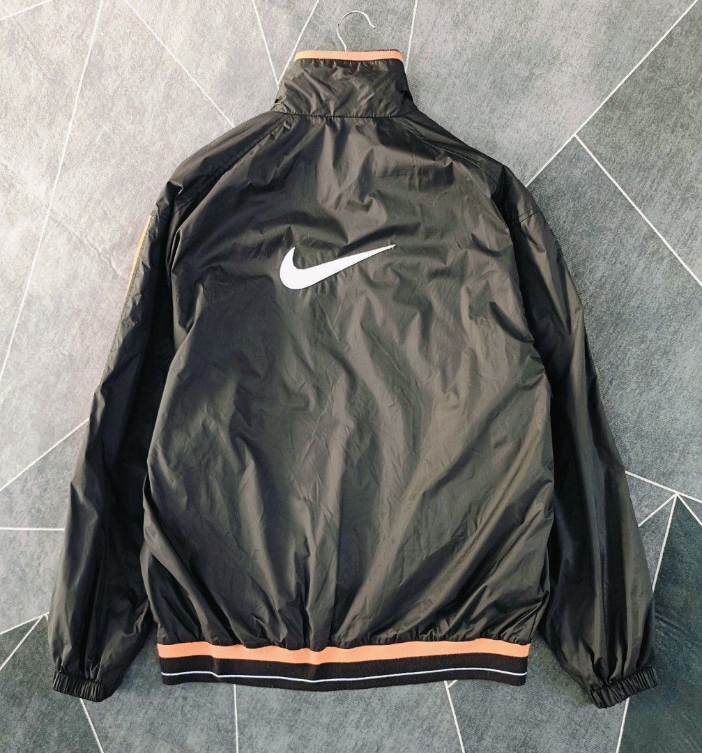Vintage Nike Windbreaker (Authentic) (Category: Coats, Jackets and Outerwear) located in Cebu City. Submitted by renzecamingay (Listing ID 1469770855, Image 2). Description: Vintage Nike Windbreaker Excellent Condition XL fit Width 24.5 Length 29 1350 Plus ship Only Thank you and GOD bless ☺️.