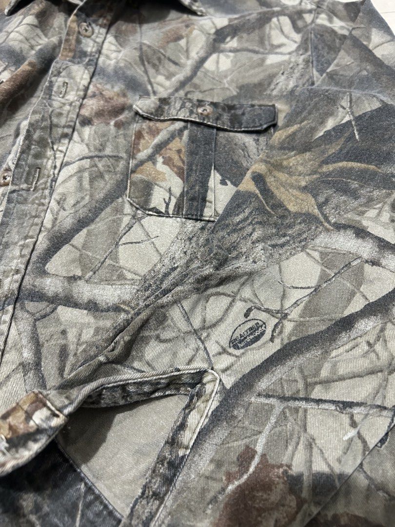Vintage Real Tree Liberty Longsleeve (Category: Tshirts & Polo Shirts ) located in Los Banos. Submitted by neoapolinario06 (Listing ID 1469877551, Image 3). Description: Dimes: L24 x W22 Best fit on medium Issue: None, not that visible vintage sunfade condition Price still nego Aunthentic Vintage Piece .