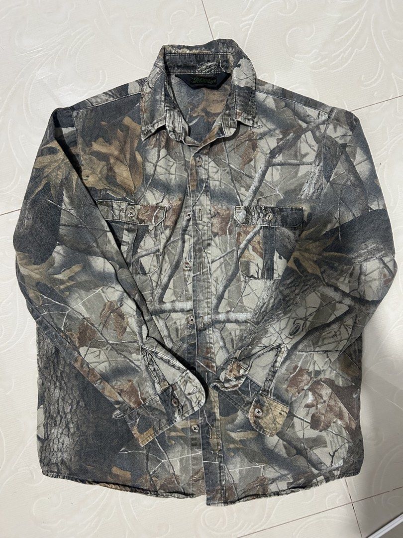 Vintage Real Tree Liberty Longsleeve (Category: Tshirts & Polo Shirts ) located in Los Banos. Submitted by neoapolinario06 (Listing ID 1469877551, Image 1). Description: Dimes: L24 x W22 Best fit on medium Issue: None, not that visible vintage sunfade condition Price still nego Aunthentic Vintage Piece .