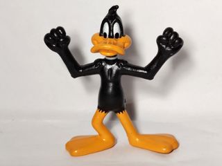 Warner Bros. - Looney Tunes - Bugs Bunny Figurine with Carrot, Toys ...