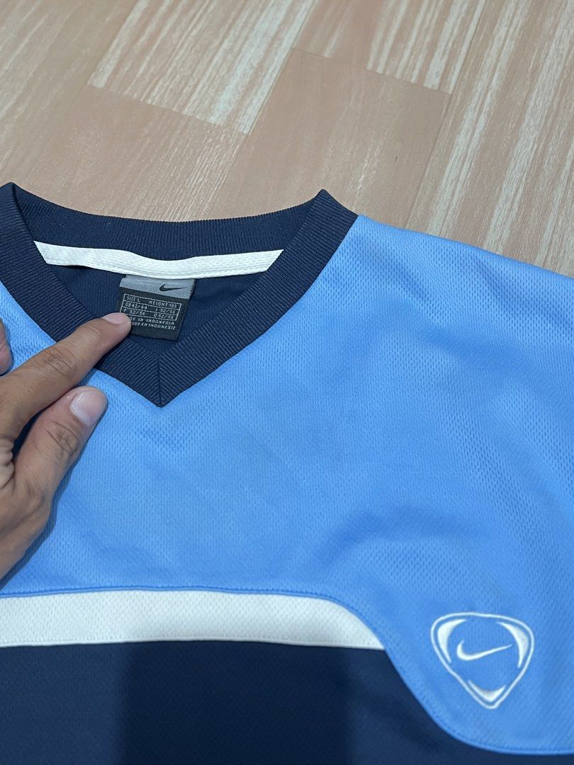 vintage y2k nike (Category: Tshirts & Polo Shirts ) located in Naga. Submitted by retro_rackph (Listing ID 1469839612, Image 2). Description: no issue need wash size large.