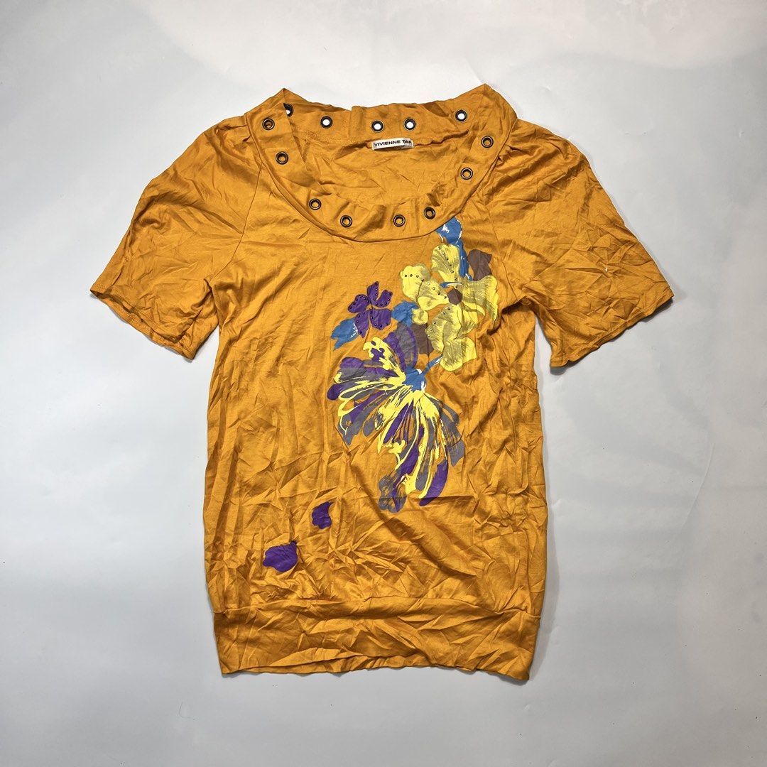 VIVIENNE TAM (Category: Activewear) located in Iloilo. Submitted by profitpicks (Listing ID 1469932770, Image 1). Description: 16/27.