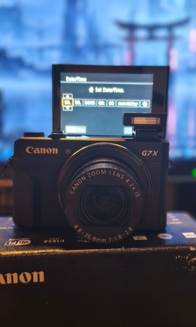 VLOGGING CAMERA CANON G7X MARK II (Category: Cameras) located in San Fernando. Submitted by hole2cover (Listing ID 1469849985, Image 2). Description: PLEASE READ CAREFULLY AND BE RESPECTFUL. THIS IS FOR SALE ONLY. ❌NO SWAP ❌NO LOWBALLER CANON G7X MARK II ✅FULLY WORKING ✅MINOR ISSUES ON COSMETICS (REFER TO THE PHOTOS .PLEASE) BUT IT STILL SERVE IT'S PURPOSE. ✅AUTOFOCUS IS STILL GOOD ✅BOX, BATTERY, CHARGER, MEMORY CARD, GENERIC POUCH ALL INCLUDED �