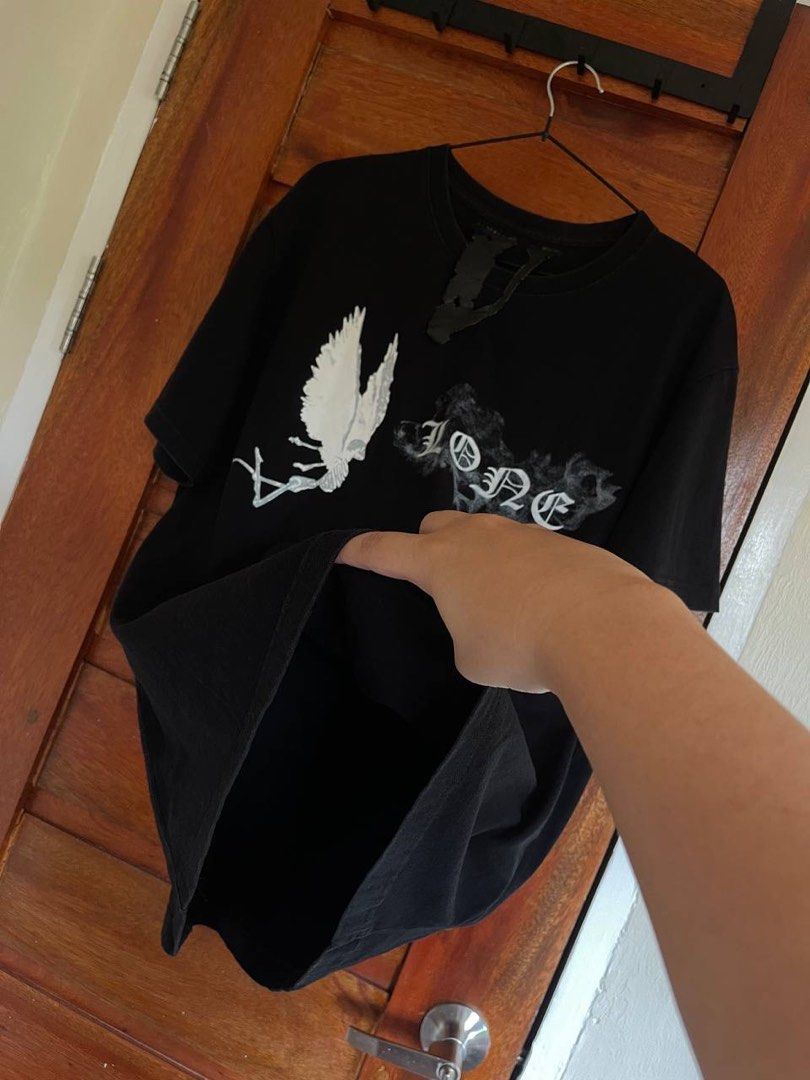 Vlone Shirt (Category: Tshirts & Polo Shirts ) located in San Luis. Submitted by revibeee (Listing ID 1469805723, Image 2). Description: FOR SALE VLONE BIG LOGO SHIRT COLOR BLACK LIKE NEW CONDITION THICK FABRIC COLOR RATE 9/10 WIDTH 22.5 INCHES | LENGTH 29 INCHES BEST FIT SIZE LARGE TO EXTRA LARGE BODY FRAME WITH MINIMAL SIGNS OF USAGE SINCE THIS IS NOT BRAND NEW KINDLY CHECK THE PHOTOS FOR THE COMPLETE DETAILS COLOR MAY VARY DUE TO LIGHTING MUST