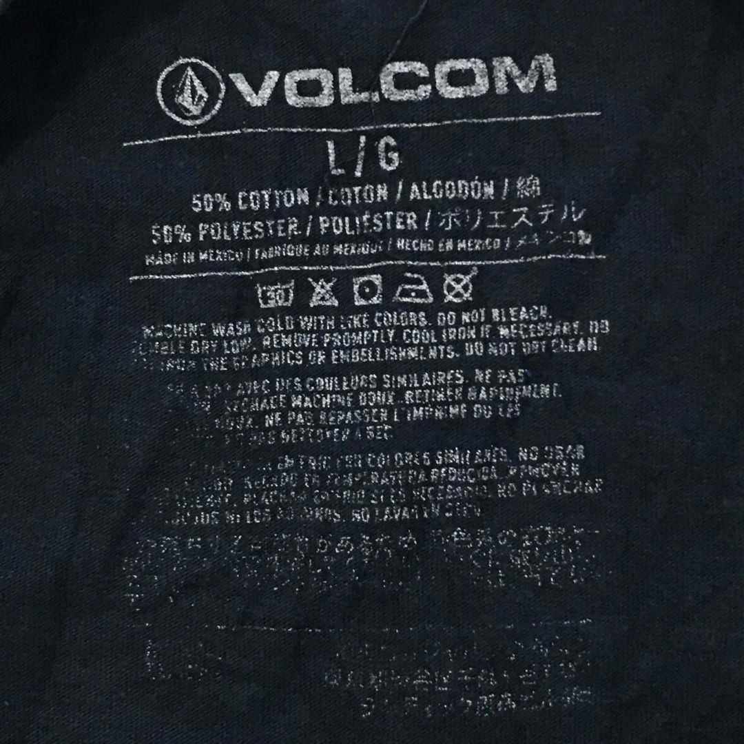 VOLCOM STONE GRAPHIC TEE SHIRT LARGE (Category: Tshirts & Polo Shirts ) located in Cavite. Submitted by justthrift06 (Listing ID 1469777207, Image 3). Description: DIMENSION 23X29 GOOD CONDITION SHIPPING NATIONWIDE.