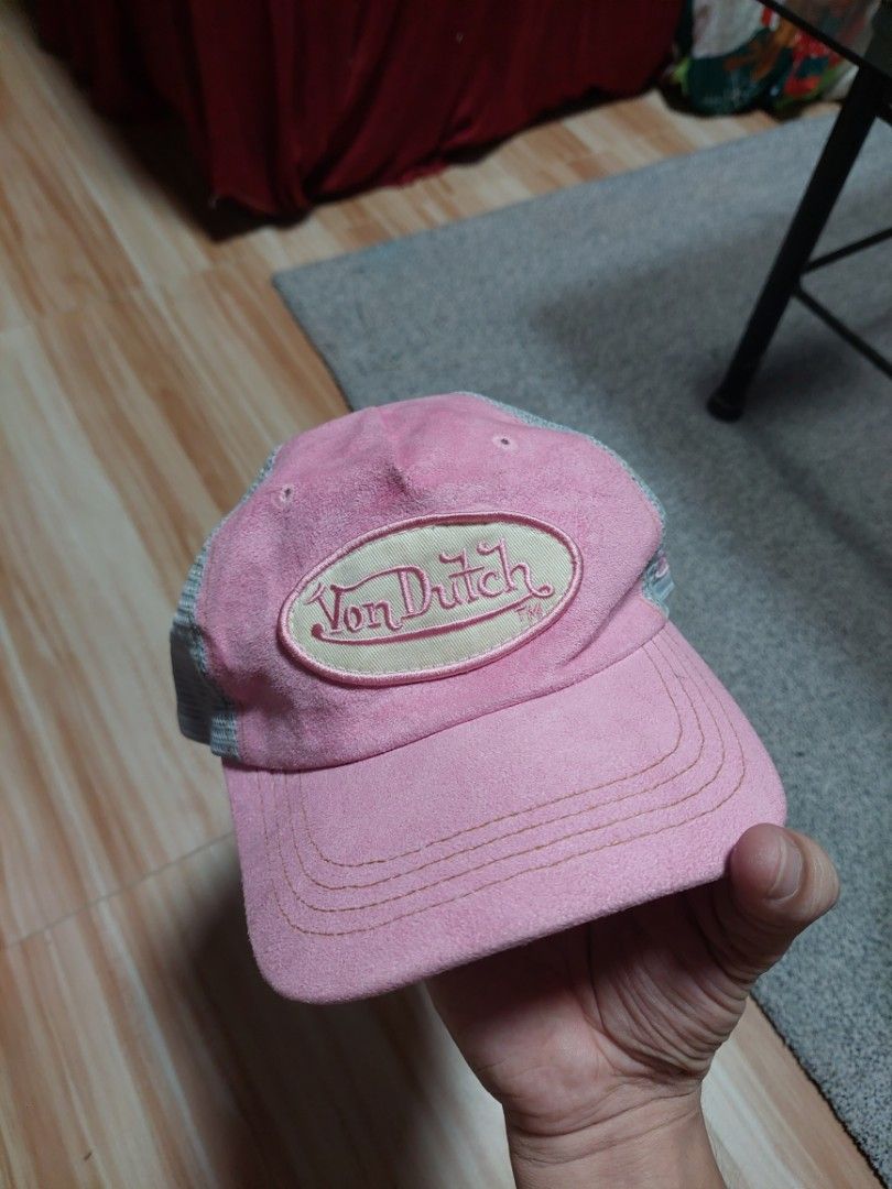 Von Dutch Gamuza Trucker Cap (Category: Hats & Beanies) located in Ilog. Submitted by mikesthrift_ (Listing ID 1469918254, Image 1). Description: Von Dutch Gamuza Trucker Cap like new price ; 350+sf.