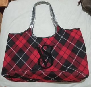 (Category: ) located in . Submitted by YSL80022 (Listing ID 1469878091, Image 1). Description: .