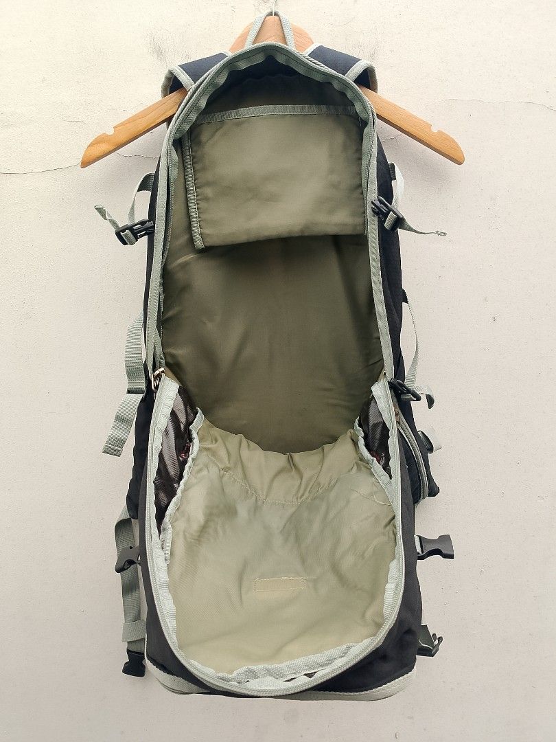 Vtg Bitch Skateboards Backpack (Category: Backpacks) located in Subic. Submitted by stealo (Listing ID 1469863632, Image 3). Description: Vtg Bitch Skateboards Backpack Good 1,800 J&T Gcash Olongapo City.